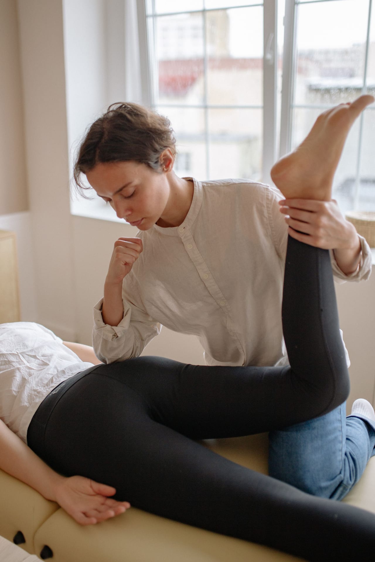 Hands-on soft tissue treatment in the clinic